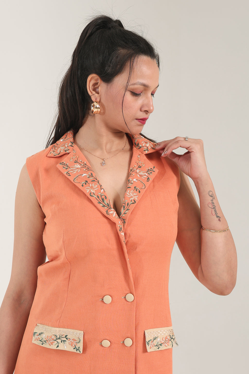 Kaira - Embroidered Chic Collared Short Dress